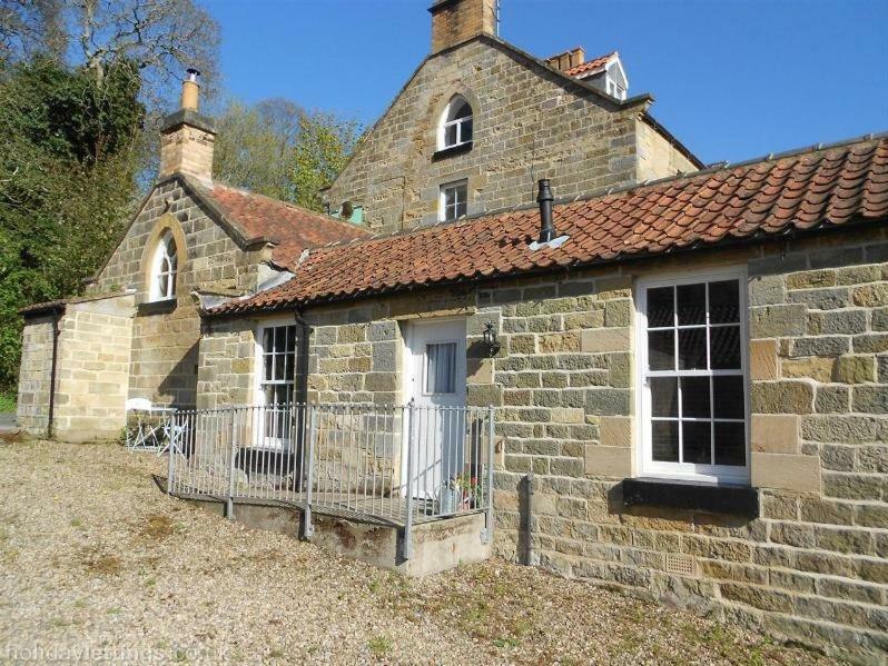 Everley Cottage สการ์โบโรห์ ภายนอก รูปภาพ